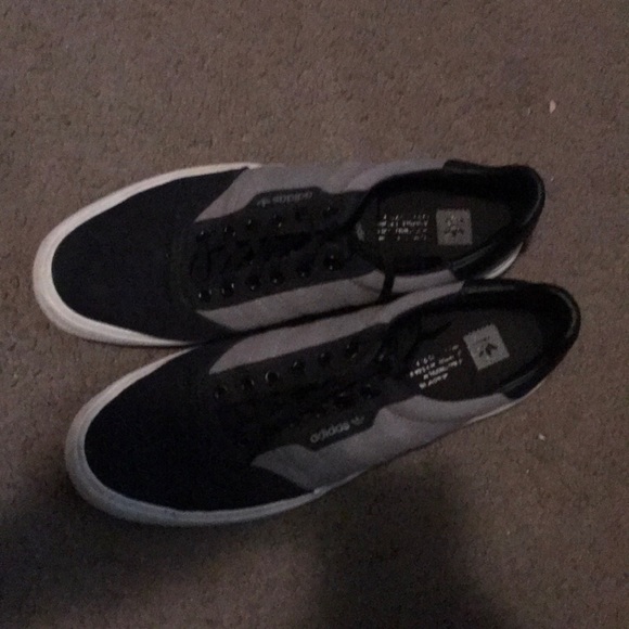 Adidas - Picture 1 of 2